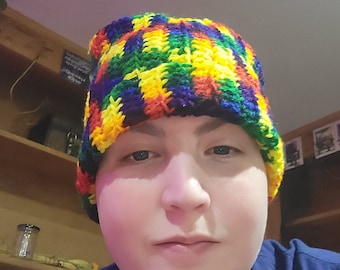 Sombrero de patchwork arcoíris tejido a mano