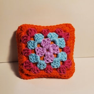 Ravelry: Granny pin cushion pattern by Maria Zhyrakova