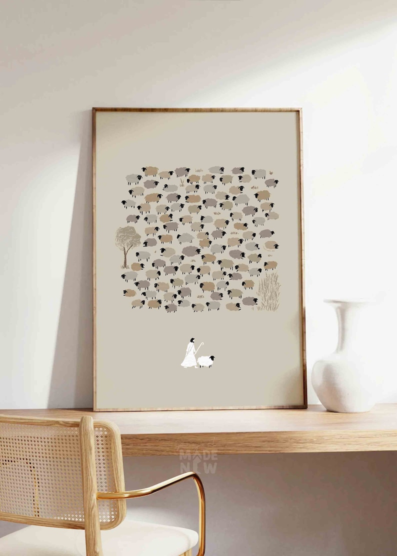 Puede incluir: Una impresi&oacute;n enmarcada de una ilustraci&oacute;n minimalista de una pastora con un vestido blanco que gu&iacute;a un reba&ntilde;o de ovejas. Las ovejas son de varios tonos de marr&oacute;n y gris, y el fondo es beige claro.