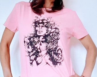 T-Shirt aus Bio-Baumwolle, lockere Passform, im Siebdruckverfahren mit Gemälden des französischen Künstlers P.pite bedruckt.