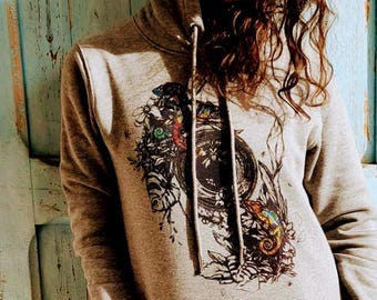 Locker sitzendes Kleid aus Bio-Baumwolle, handbedruckt mit einem Gemälde des französischen Künstlers P.pite