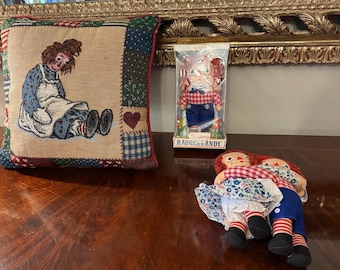 Raggedy Ann and Andy set, pillow, Andy in box, and dolls hugging( Read ALL Info)Sold As IS