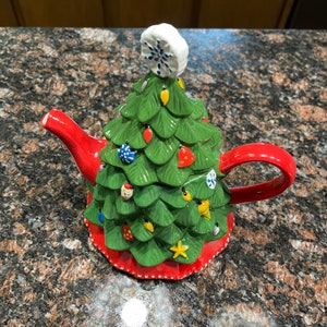 Retired Temptations Christmas tree teapot from Qvc