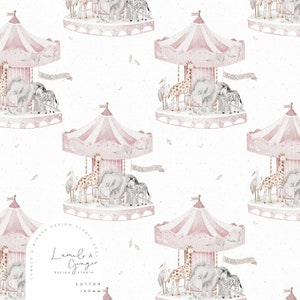 Peut inclure: Un motif sans couture représentant un carrousel rose avec une girafe, un éléphant, un zèbre et une cigogne. Le carrousel est entouré de feuilles vertes et le texte "Hello Little One" est écrit sur une bannière. Le fond est blanc avec une texture subtile.