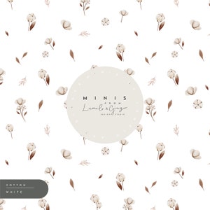Può includere: Uno sfondo bianco con un motivo ripetitivo di piccoli fiori di cotone bianchi e foglie marroni. Al centro dell'immagine, un cerchio bianco con il testo "MINIS FROM Lumio & Ginger DESIGN STUDIO" in lettere marroni.