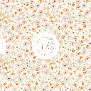 Puede incluir: Un patrón floral con pequeñas flores rosas, naranjas y celeste y hojas verdes sobre un fondo crema. El diseño incluye el texto "CARD" en el lado izquierdo y un logotipo circular con texto y firma en el centro.
