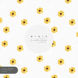 Puede incluir: Un fondo blanco con un patrón repetitivo de girasoles amarillos. Un círculo blanco en el centro de la imagen contiene el texto "MINIS FROM Lumio & Ginger DESIGN STUDIO". El texto "SUNFLOWER SALT" está en la esquina inferior izquierda de la imagen.
