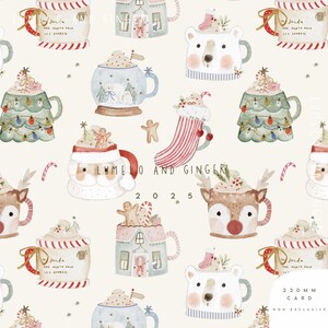 Peut inclure: Un motif répété de tasses et de décorations sur le thème de Noël sur un fond crème. Les tasses représentent le Père Noël, des ours polaires, des rennes et des maisons en pain d'épices. Le texte "LUMELO AND GINGER" et "2025" sont visibles.
