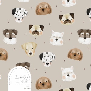 Könnte beinhalten: Ein nahtloses Muster mit verschiedenen Hunderassen in Aquarell-Illustrationen. Die Hunde schauen alle nach vorne mit leicht geneigtem Kopf. Der Hintergrund ist hellbeige mit kleinen braunen Punkten.