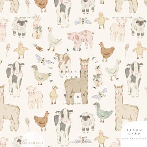 Op de afbeelding: Een crèmekleurig patroon met aquarel illustraties van boerderijdieren, waaronder koeien, schapen, kippen, eenden, varkens en alpaca's. Het ontwerp bevat de tekst "LUMELO AND GINGER" en "DESIGN STUDIO 2025". De kaartgrootte is 220 mm.