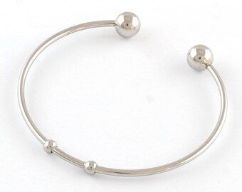 Adjustable 304 Stainless Steel Cuff Bangle for creating your designs or adding your favourite charms. Available in sets of 2, 5 or 10.