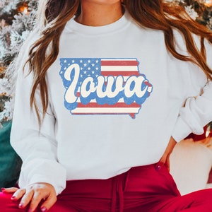 Vintage Iowa Crewneck Sweatshirt: Retro Hawkeye State Pride