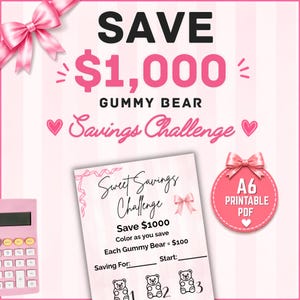 Könnte beinhalten: Ein druckbares A6-Spar-Challenge-Blatt mit rosa gestreiftem Hintergrund, einer rosa Schleife und dem Text SAVE $1,000 GUMMY BEAR Savings Challenge. Das Blatt enthält Anweisungen zum Ausmalen beim Sparen, wobei jeder Gummibär $100 entspricht.