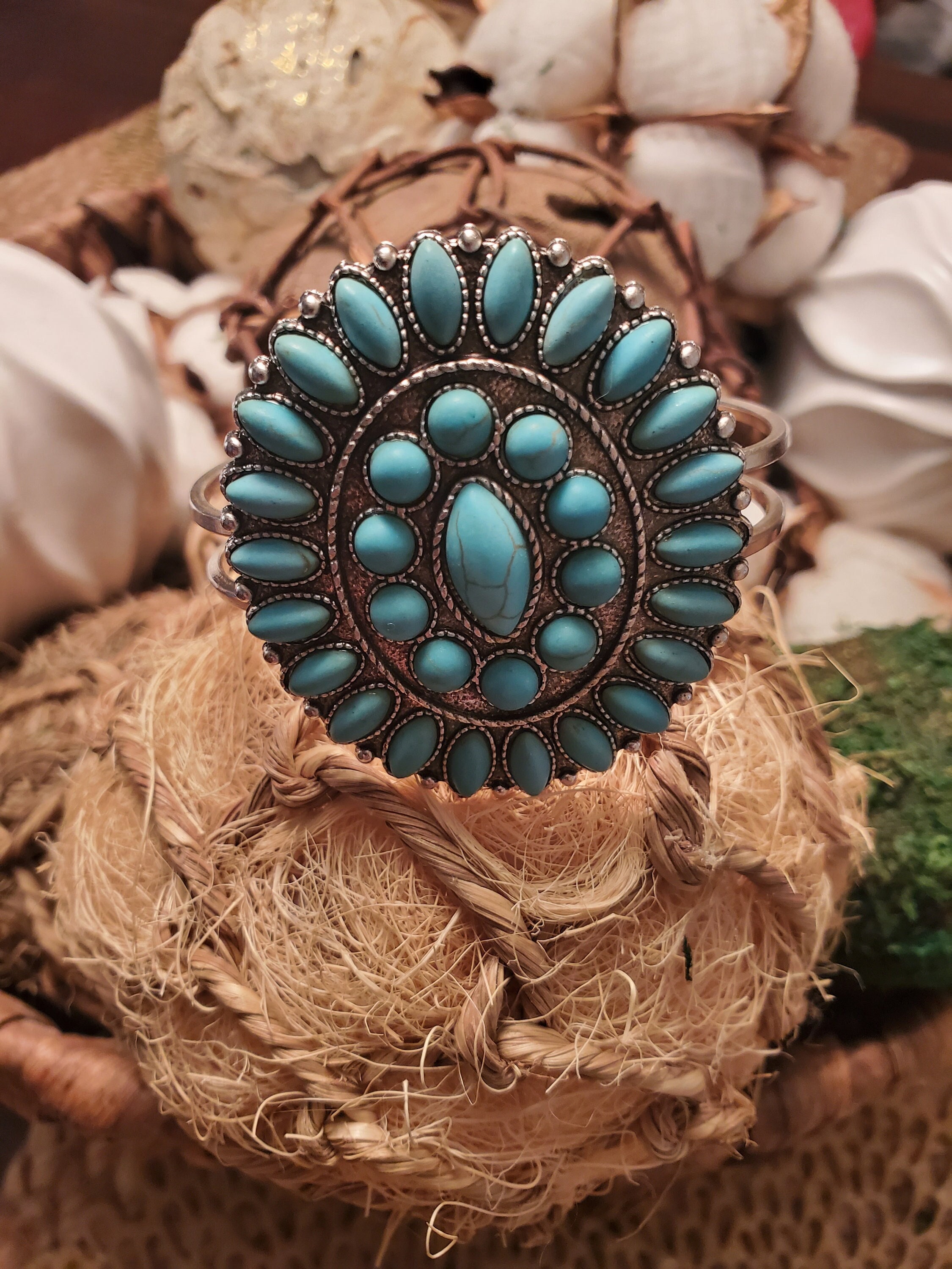 How-To Style Turquoise Jewelry for Fall | ALEX AND ANI
