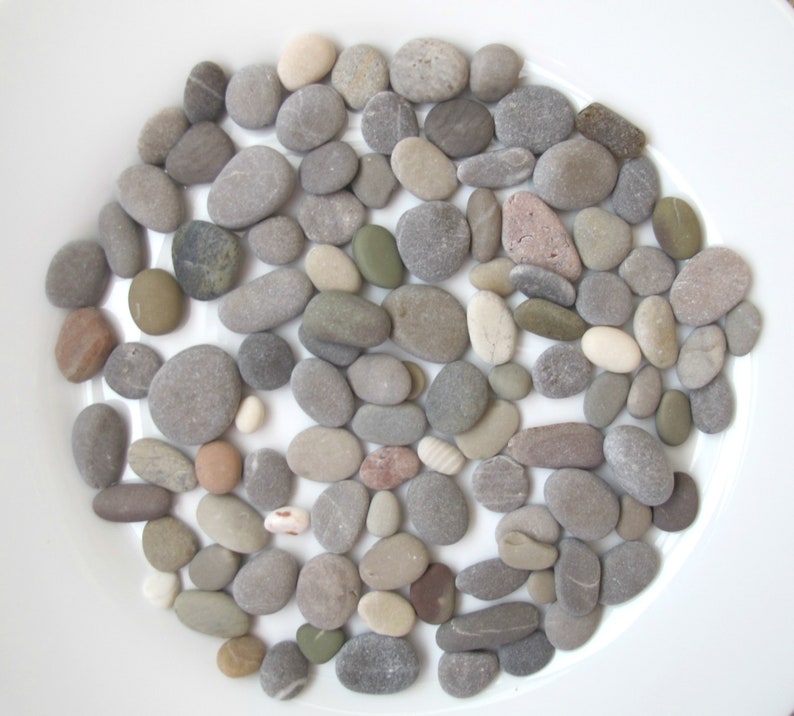 Lot of 108 small beach stones - flat rocks from Adriatic sea Lot of 108 small beach stones - flat rocks from Adriatic sea