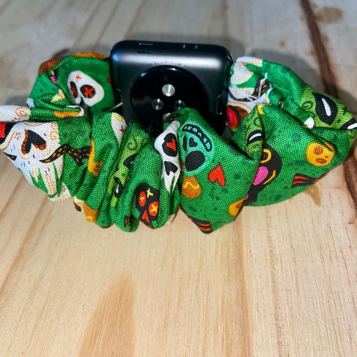 fitbit scrunchie strap
