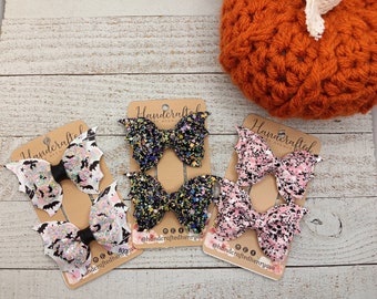 Bat Hair bow pigtail set, Halloween hair accessories, bat bows on clips, glitter bows, Halloween piggies, GITD bows