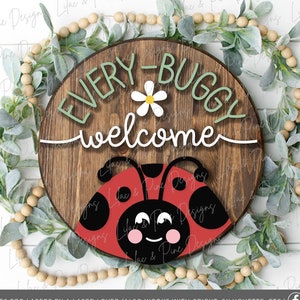 Appendiabiti per porta di benvenuto coccinella SVG, segno di benvenuto coccinella, segno portico coccinella SVG, estate in formato SVG, estate benvenuto in formato SVG, Glowforge in formato SVG, file di taglio laser