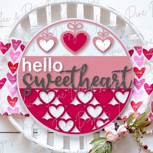 Bonjour chérie SVG, accroche-porte de la Saint-Valentin, porte de bienvenue de la Saint-Valentin ronde SVG, décoration de ferme de la Saint-Valentin, fichier Glowforge, svg laser