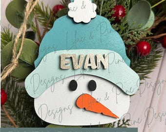 Weihnachtsverzierung SVG, Schneemann Namensverzierung SVG, Verzierungsset svg, personalisierte Glowforge SVG, Laserschnittdatei