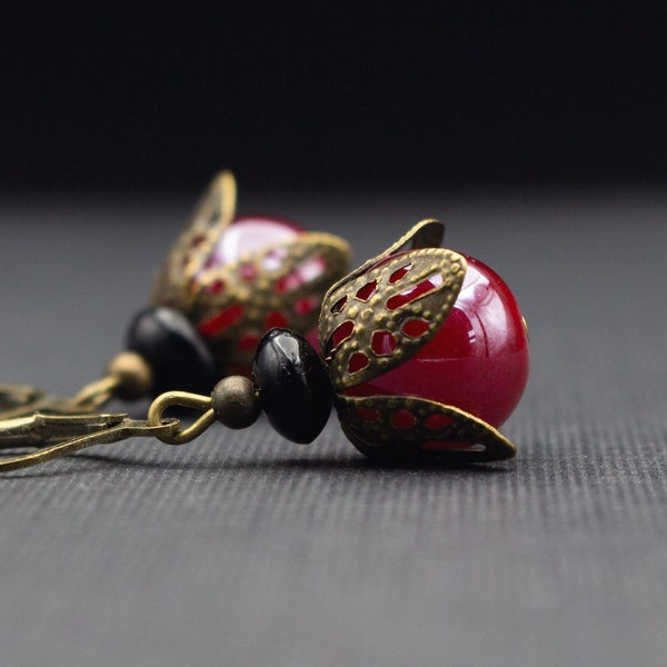 Pendientes con perlas en rojo y negro, bronce antiguo, pendientes, pendientes de perlas, vintage, noble, gotico, rock, con estilo,