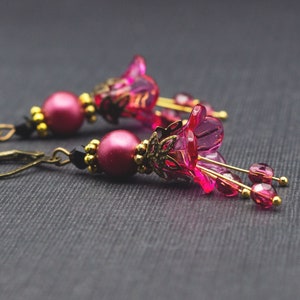 Earrings, pink, flower earrings, fuchsia, gold, boho, party, gift, flowers, floral, women, elegant, stylish, trendy, nature jewelry