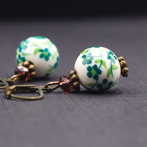 Earrings with cherry blossoms, in light green and dark green, ceramics, wedding, bridal jewelry, women, jewelry, birthday, gift, classy