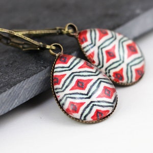 Orecchini con motivo indiano, rosso, verde lime e beige, pendente a goccia, natura, per donna, gioielli, orecchini, gioielli in vetro