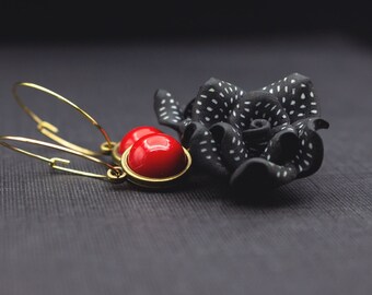 Hoop earrings, earrings with flowers, black with white dots, red, dotted, flower earrings, blossoms, floral, stylish, modern, boho, gold