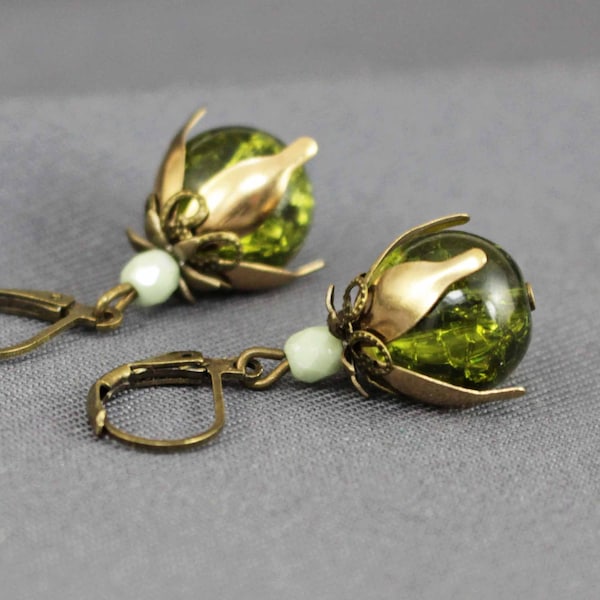 Earrings, pearls, olive green, gold, pastel green, green, crackle, wedding, bridal jewelry, women, jewelry, birthday, gift, classy, trendy