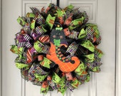Black Cat Halloween Wreath, Front Door Halloween Wreath Porch Decor, Black Cat Wreath Halloween Deco Mesh Wreath