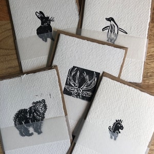 Pacote de 5 - Cartões feitos à mão em branco impressos em Lino - Mini cartões postais de animais - Multipack - Cartão de papel reciclado - Impresso à mão