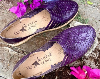 Sandales en cuir violet. Huarache artisanale mexicaine. Chaussures en cuir mexicain. Mode huarache. Chaussures de style mexicain. Appartements confortables