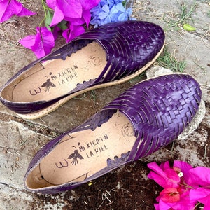 Purple Leather Sandals. Mexican Artisanal Huarache. Mexican Leather Shoes. Huarache fashion. Mexican Style Shoes. Comfortable Flats