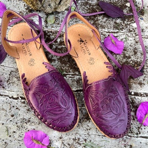 Purple Lace up Huarache Sandals. Artisanal Mexican Leather Flats. Chiselled Mexican Huarache. Cute Summer Sandals. All Sizes Shoes