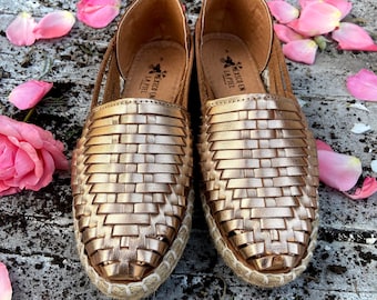 Mexican Gold Leather Shoe. Mexican Artisan Huarache. Mexican Leather Shoes. Huarache Fashion. Mexican Style Shoe. Woman Comfortable Flats.