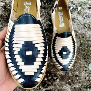 Mexican Leather Shoe. Two Option Color. Huarache fashion. Mexican Shoe. Comfortable Flats For Woman.