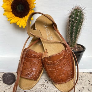 Lace up Huarache Sandals. Open Toe Artisanal Sandals. Mexican Leather Flats. Braided Sandals. Cute Summer Sandals. Mexican Slip on Shoes.