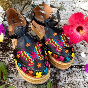 Embroidered Black Platform Huarache. Mexican Leather Shoes. Huarache Shoe For Woman. Sumer Mexican Shoe