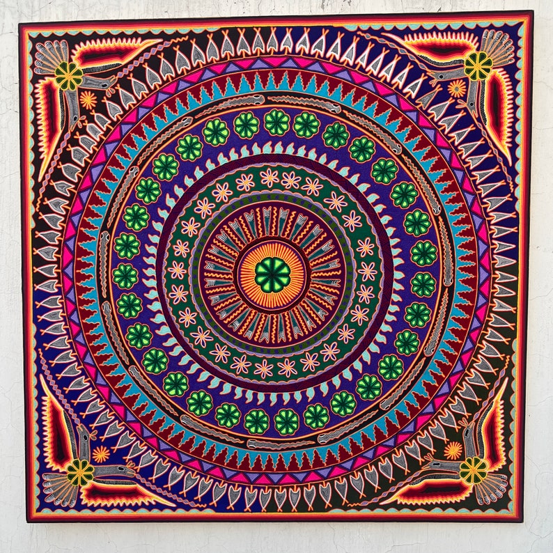 Cuadro de Arte Huichol Mexicano para Decoración de Pared Color Azul. Arte en hilo mexicano. Pintura Huichol Tamaño 48 x 48 imagen 1