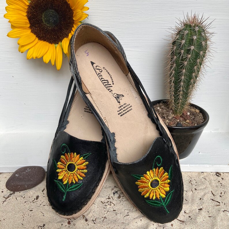 huaraches with sunflower