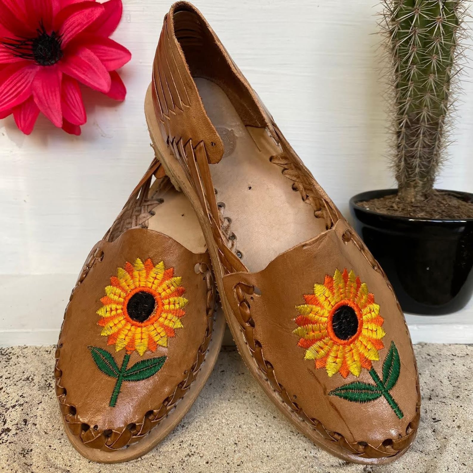 huaraches with sunflower