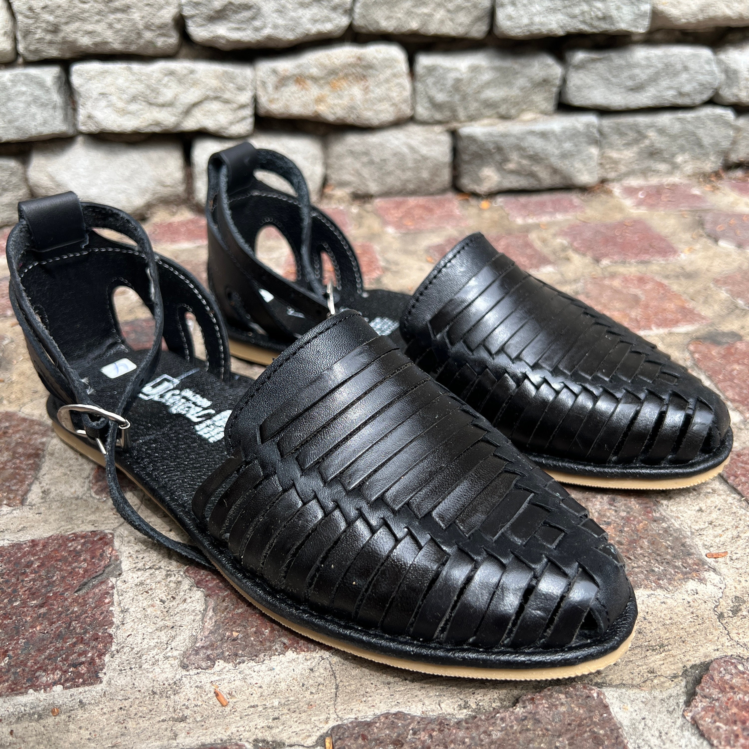 All black leather best sale huaraches