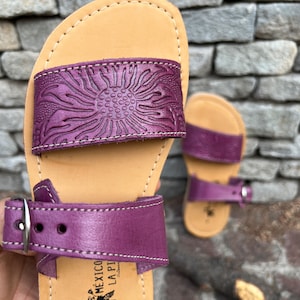 Tooled Leather Sandals whit Buckle in Many Colors - Boho Huarache Mexican Style - Comfortable Leather Sandals for Summer