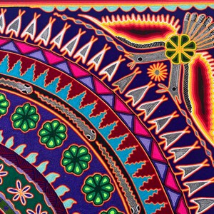 Cuadro de Arte Huichol Mexicano para Decoración de Pared Color Azul. Arte en hilo mexicano. Pintura Huichol Tamaño 48 x 48 imagen 4