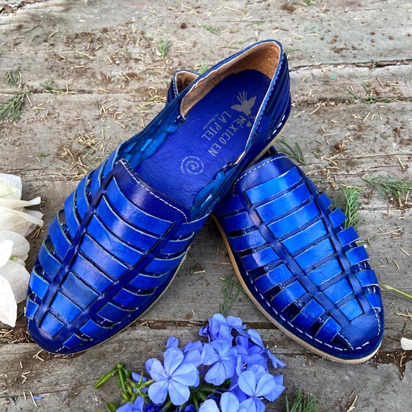 BLUE SLIP ON Leather Flat Sandals. Mexican Leather Shoes. Blue Huarache. Huarache fashion. Comfortable Flats For Woman. Mexican Style