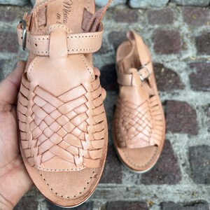 Mexico en la Piel Ankle Strap Open Toe Leather Sandals for Women Color Beige