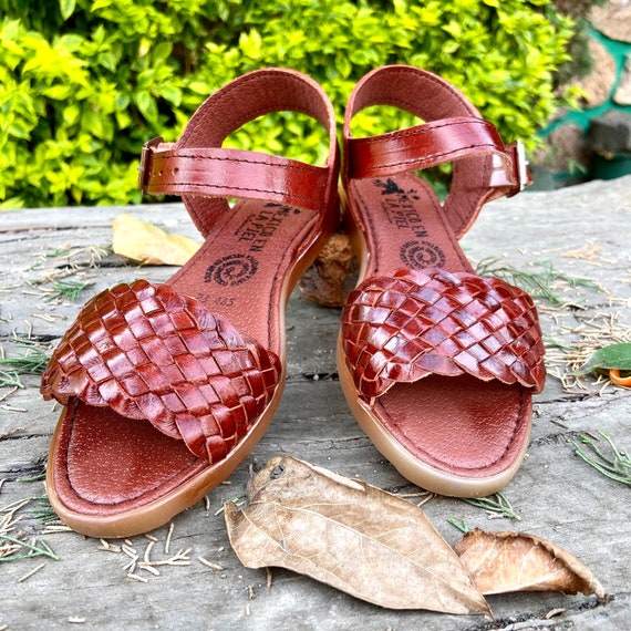 Cría Labe templar Zapatos hechos a mano de cuero para mujer. Lindas sandalias de - Etsy España