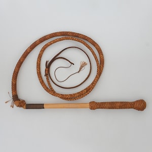 Látigo de cuero genuino marrón de primera calidad de 4 a 8 pies / 12 trenzas hecho a mano / Látigo resistente cargado con perdigones para vaqueros y entrenadores de caballos