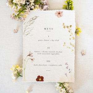 Pressed Flower Wedding Menu / Wedding Menu Card / Floral Wedding Menu / Boho Wedding Decor / Boho Wedding Menu / Wildflower Wedding Menu